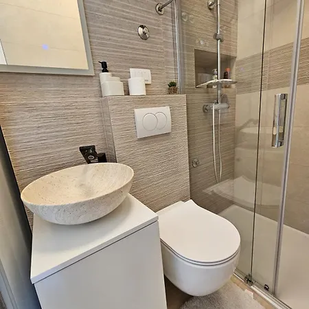 Apartman Apartment, 11th Floor, Excellent Location -